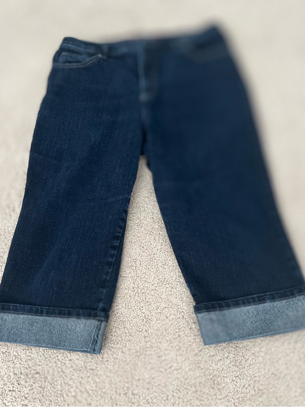 Gloria Vanderbilt Dark Indigo Denim Capri Jeans with Purple Label